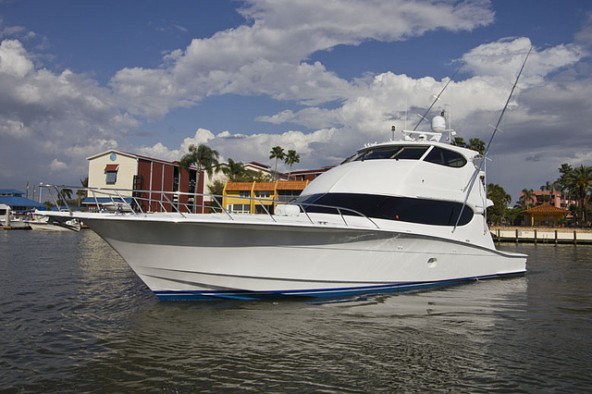 New DT&F Central Listing - 2006 Hatteras 68' Convertible Yacht